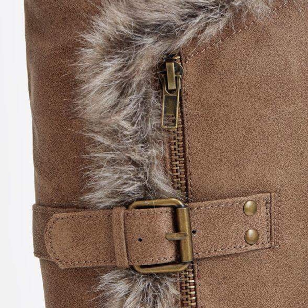 Boots - Picture 4 of 6